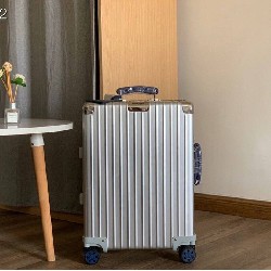 Rimowa      Suitcase LXX0058