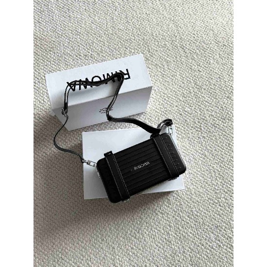 Rimowa   RMW0011