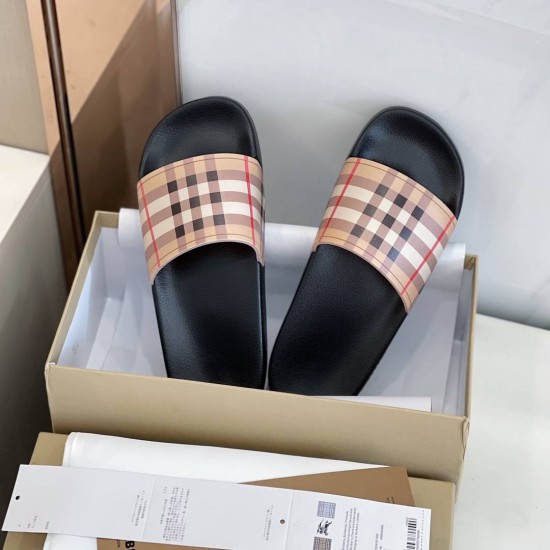 BURBERRY Slipper