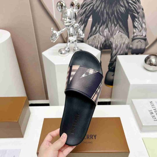 BURBERRY Slipper