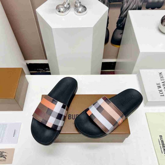 BURBERRY Slipper