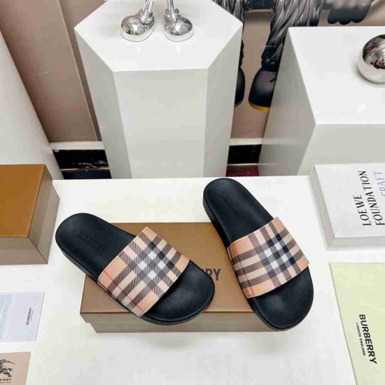 BURBERRY Slipper