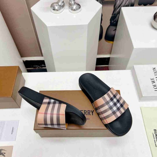 BURBERRY Slipper