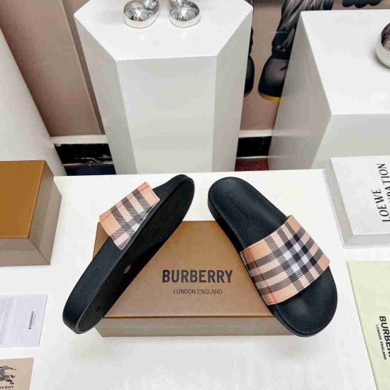 BURBERRY Slipper