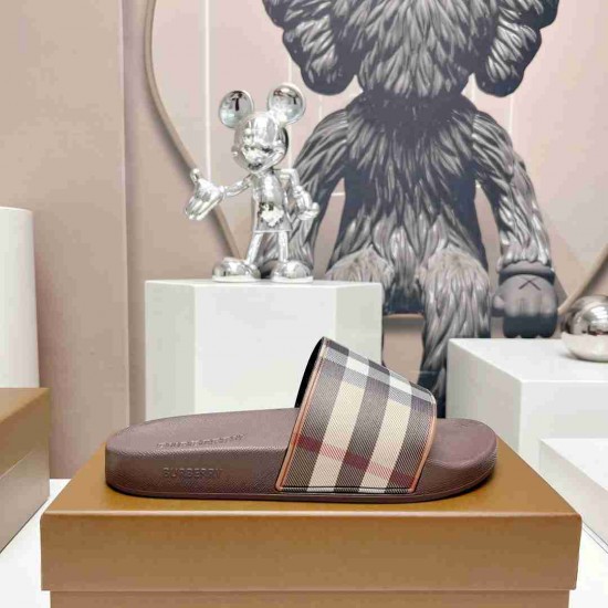 BURBERRY Slipper