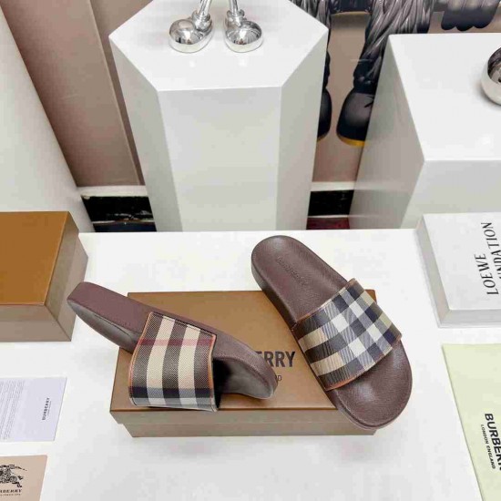 BURBERRY Slipper