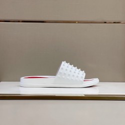 Christian Louboutin Slipper