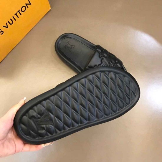 Louis Vuitton Slipper