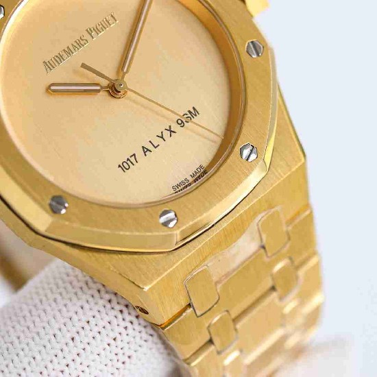 AUDEMARS PIGUET Royal Oak 37mm AU0554 AUDEMARS PIGUET Royal Oak 37mm AU0554
