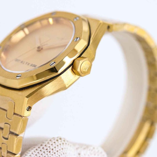 AUDEMARS PIGUET Royal Oak 37mm AU0554 AUDEMARS PIGUET Royal Oak 37mm AU0554