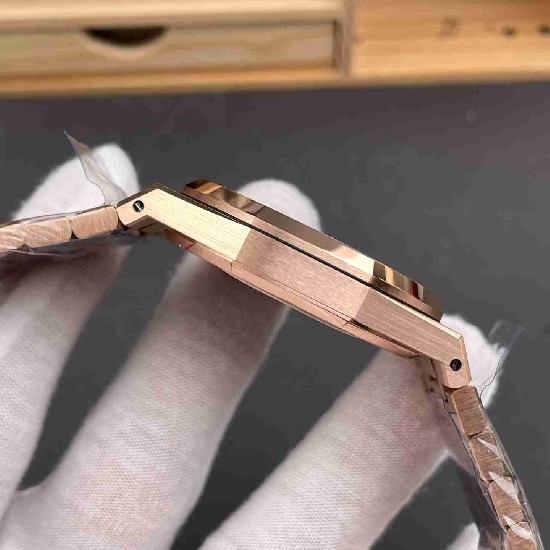 AUDEMARS PIGUET Royal Oak 41mm AU0561 AUDEMARS PIGUET Royal Oak 41mm AU0561
