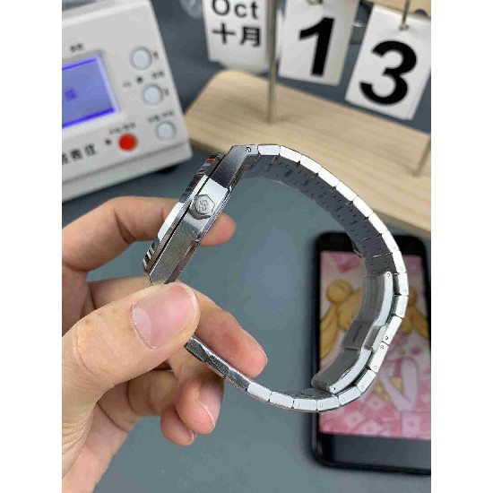 AUDEMARS     PIGUET Royal Oak 41mm AU0563 AUDEMARS     PIGUET Royal Oak 41mm AU0563