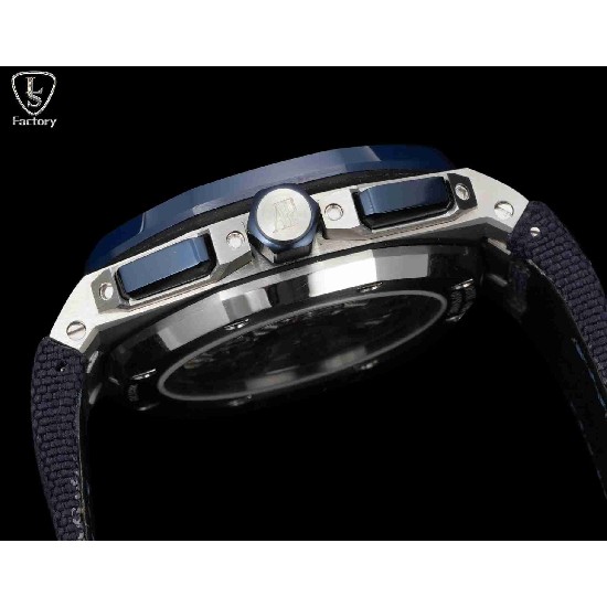 AUDEMARS     PIGUET Royal Oak Offshore AU0570 AUDEMARS     PIGUET Royal Oak Offshore AU0570