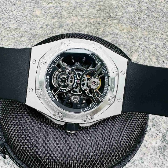 AUDEMARS     PIGUET Royal Oak 43mm AU0599