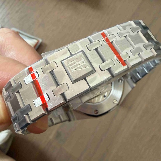 AUDEMARS     PIGUET A Royal Oak 41 AU0604