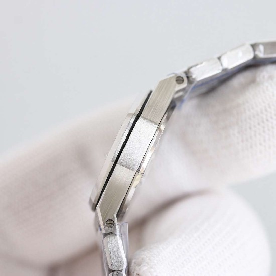 AUDEMARS     PIGUET Royal Oak MINI 23mm AU0616 (1:1)