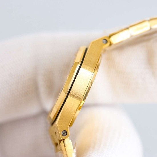 AUDEMARS     PIGUET Royal Oak MINI 23mm AU0616 (1:2)