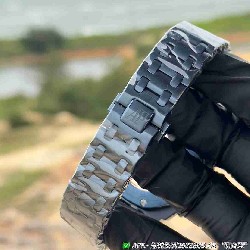 AUDEMARS     PIGUET Royal Oak Offshore AU0630