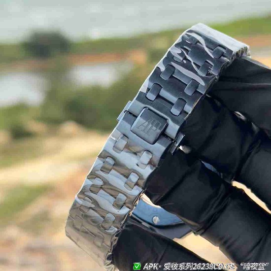 AUDEMARS     PIGUET Royal Oak Offshore AU0630