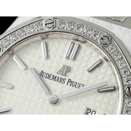 AUDEMARS  PIGUET Royal  Oak 33mm  AU0661