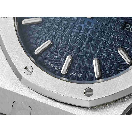 AUDEMARS  PIGUET Royal  Oak 33mm  AU0662