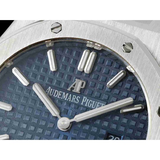 AUDEMARS  PIGUET Royal  Oak 33mm  AU0662