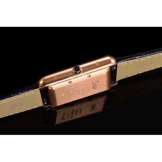 CARTIER     Tank(2025)  CA0577