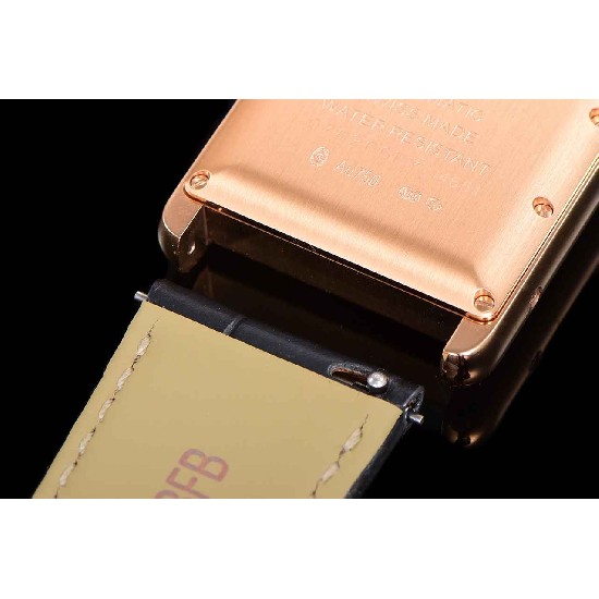 CARTIER     Tank(2025)  CA0578