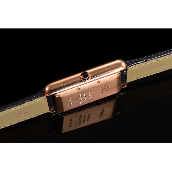 CARTIER     Tank(2025)  CA0578