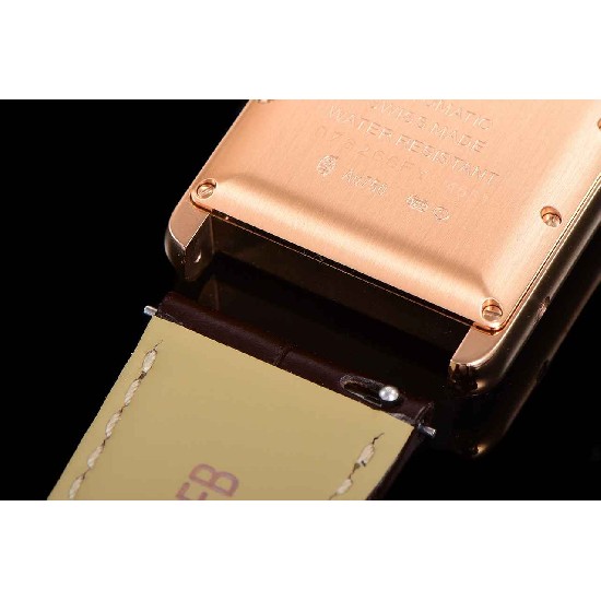 CARTIER     Tank(2025)  CA0579