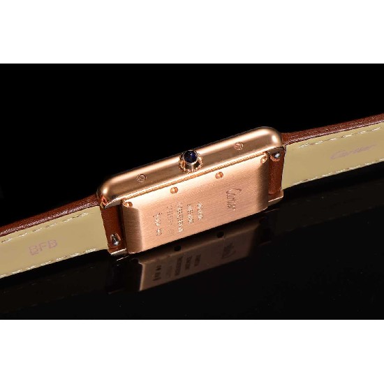 CARTIER     Tank(2025)  CA0580