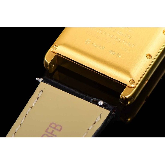 CARTIER     Tank(2025)  CA0581