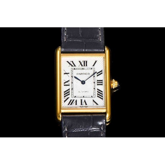 CARTIER     Tank(2025)  CA0582