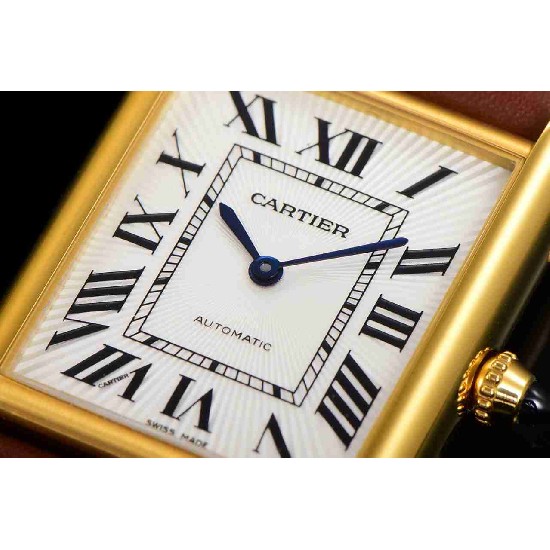 CARTIER     Tank(2025)  CA0584