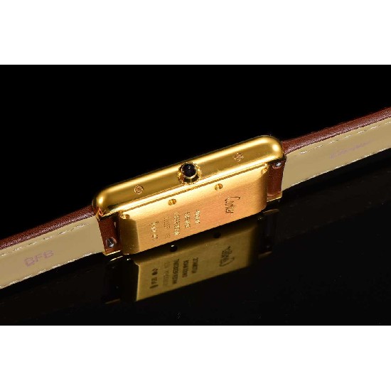 CARTIER     Tank(2025)  CA0584