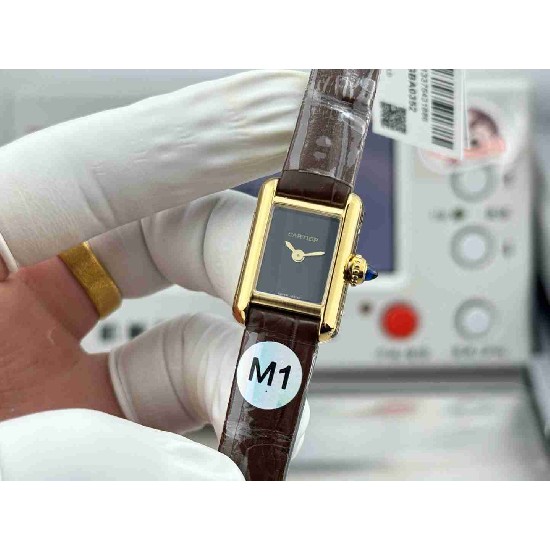 CARTIER     Tank (MiNi)  CA0617