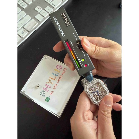 CARTIER      Santos (Moissanite) Watch