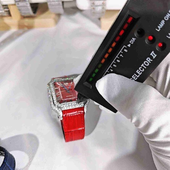 CARTIER     Santos (Moissanite) Watch