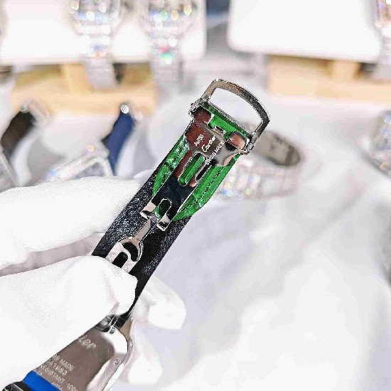 CARTIER     Santos (Moissanite) Watch