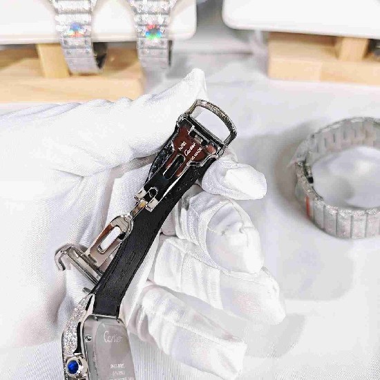CARTIER     Santos (Moissanite) Watch