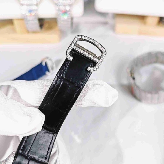 CARTIER     Santos (Moissanite) Watch