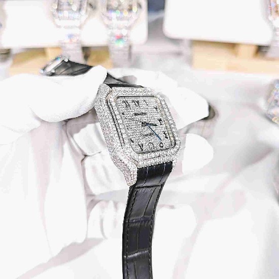 CARTIER     Santos (Moissanite) Watch