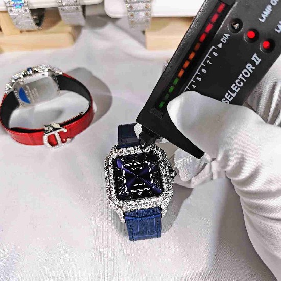 CARTIER     Santos (Moissanite) Watch