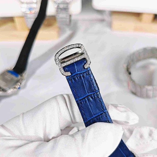 CARTIER     Santos (Moissanite) Watch