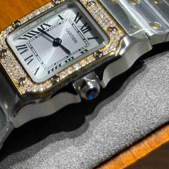 CARTIER     Santos (small) CA0642 (Moissanite)