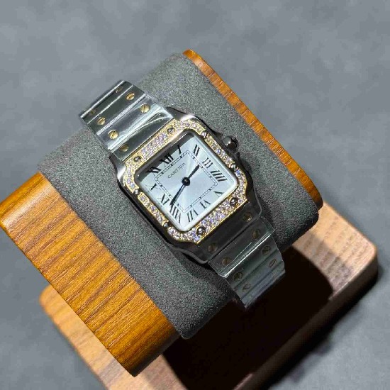 CARTIER     Santos (small) CA0642 (Moissanite)