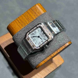 CARTIER     Santos (small) CA0643 (Moissanite)