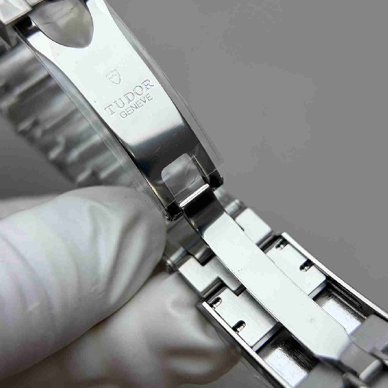 TUDOR  37mm DT0045
