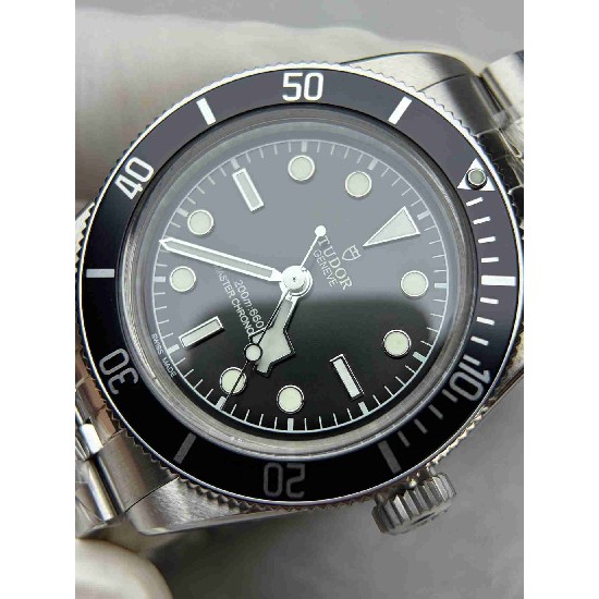 TUDOR  41mm DT0048