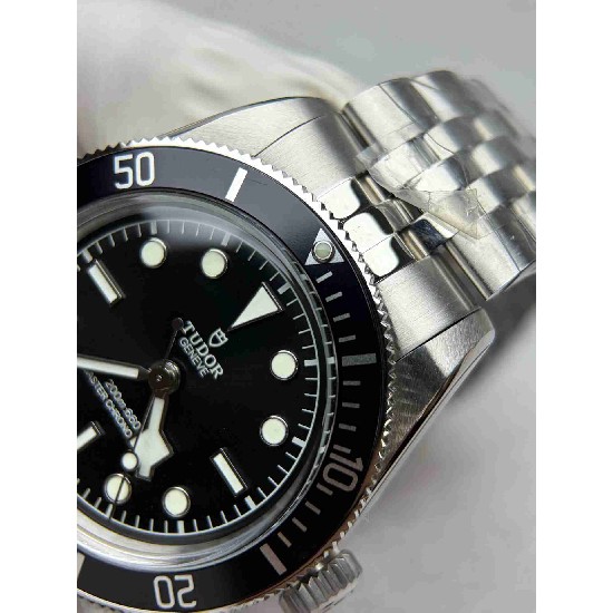 TUDOR  41mm DT0048